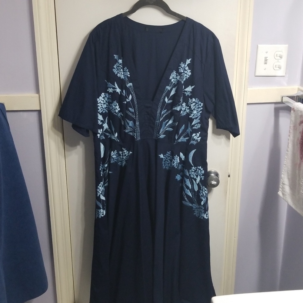 Euc NAVY 3/4 length sleeve dress.